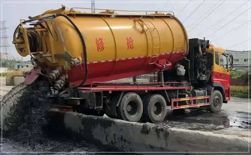 天桥沉淀池清理案例